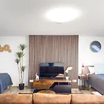 Immostay D# City Apartment - Modern & Wifi